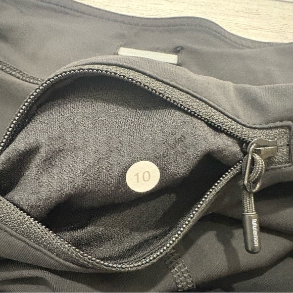 LULULEMON Run Fast and Free Black Crops Size 10 - Picture 5 of 6
